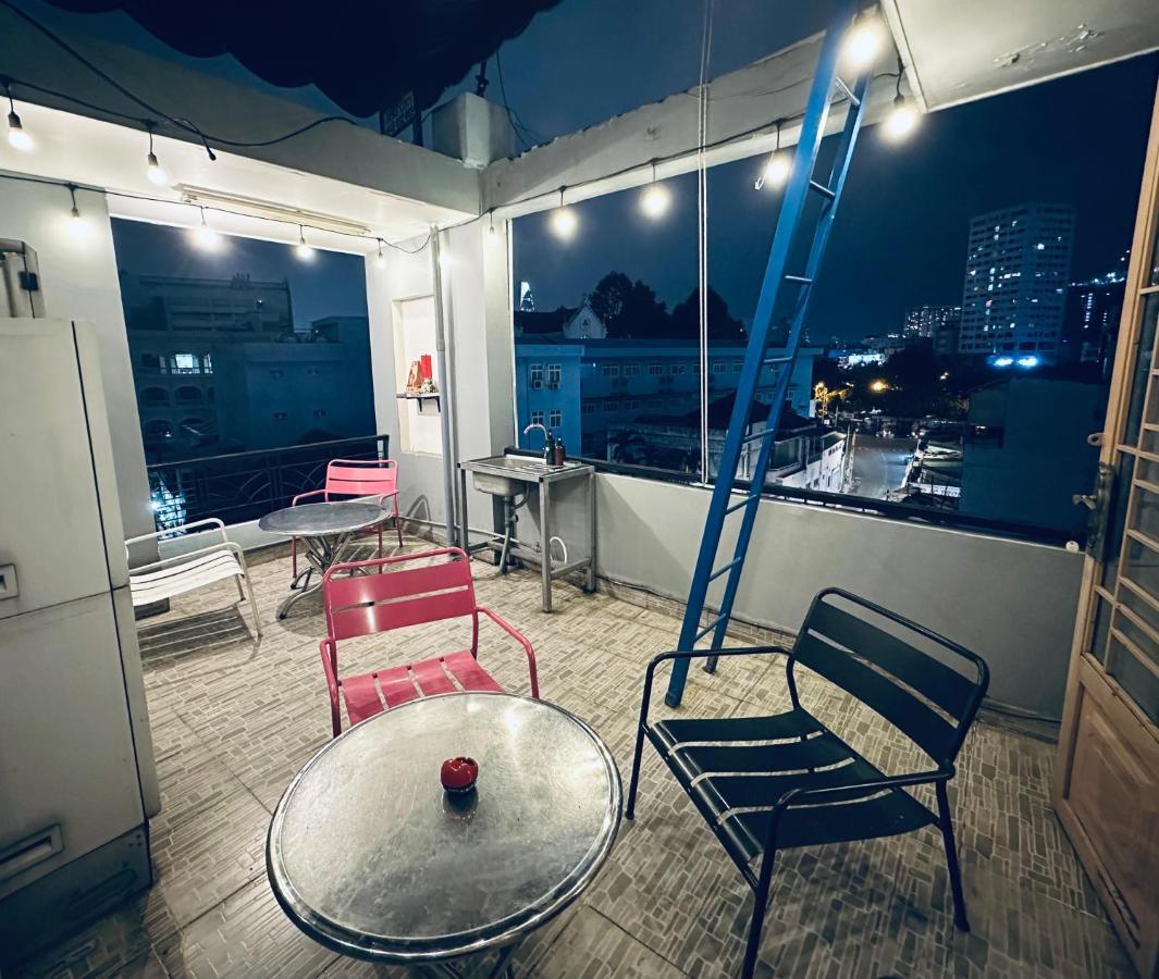 Alleyway Hostel (Adults Only) Хошимін Екстер'єр фото