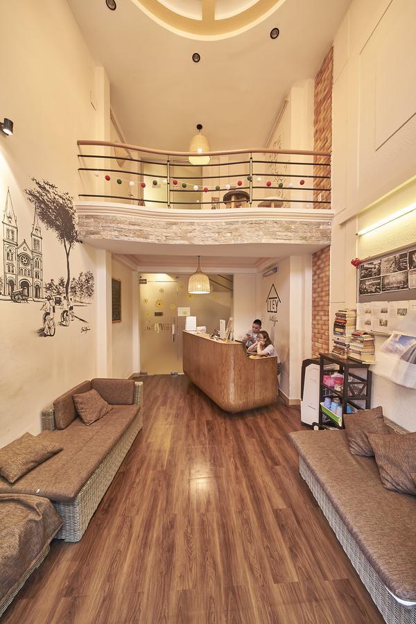 Alleyway Hostel (Adults Only) Хошимін Екстер'єр фото