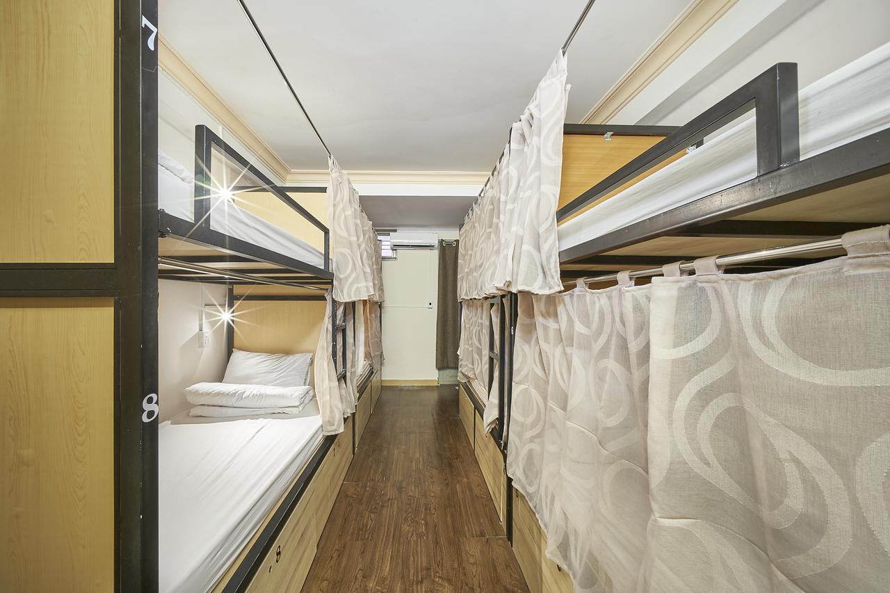 Alleyway Hostel (Adults Only) Хошимін Екстер'єр фото