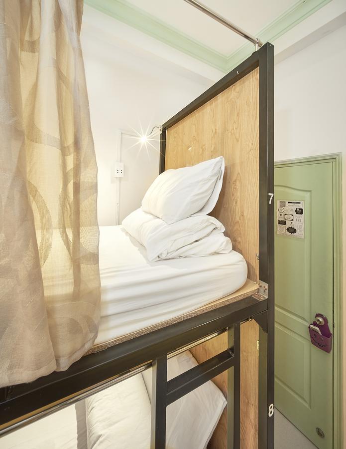 Alleyway Hostel (Adults Only) Хошимін Екстер'єр фото