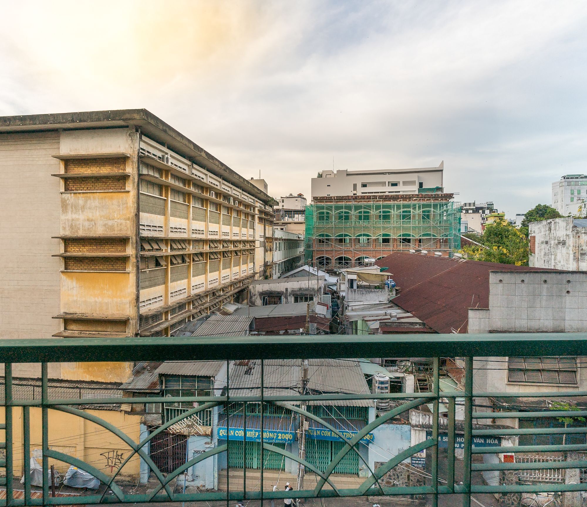 Alleyway Hostel (Adults Only) Хошимін Екстер'єр фото
